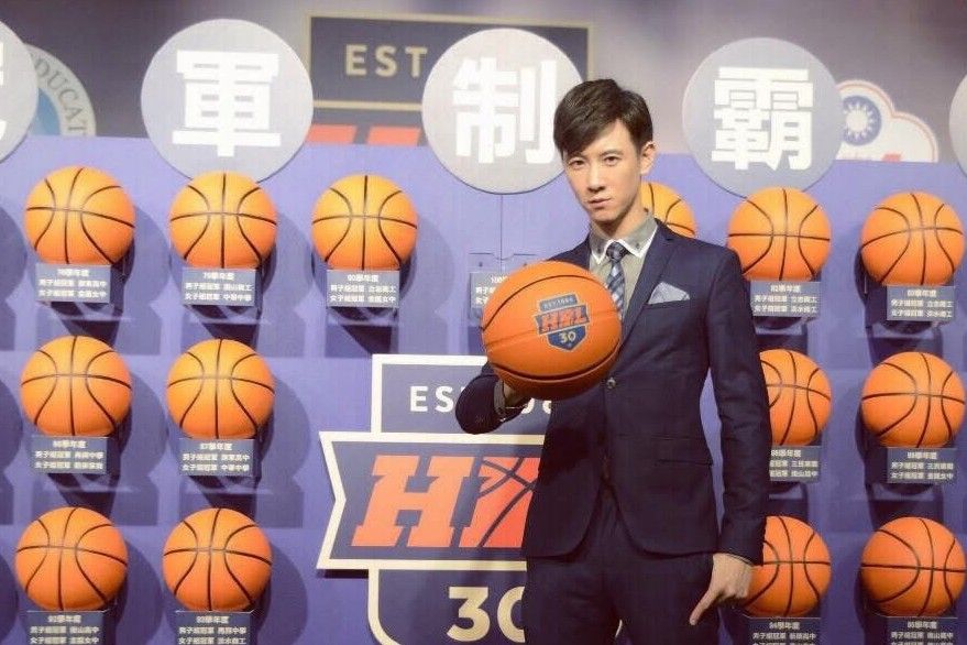王博麟緩緩地說，並不是突然想轉行就轉，而是某些經歷、某些契機，讓你到了某個時間點，做出了一個決定。