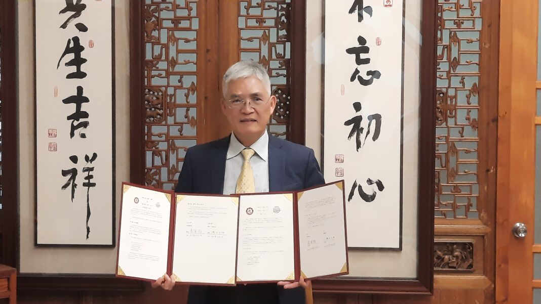 南華大學與日本花園大學 於4月11日與日本花園大學，進行線上合作簽署，正式成為姊妹校