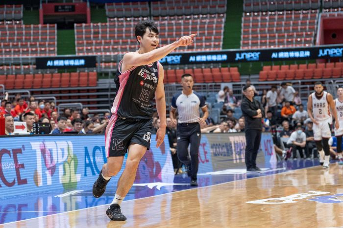台啤永豐雲豹今(23日)在季後挑戰賽，創下單場20次罰球全進的聯盟紀錄(包含例行賽)，再加上團隊全場5成的超高投籃命中率，以113比68大勝臺北台新戰神