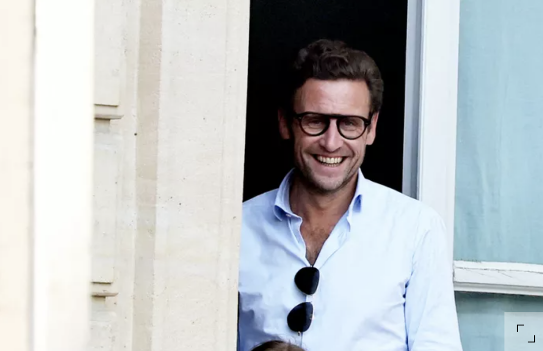馬克宏胞弟Laurent Macron罕見現身，引起媒體熱議。圖/新歐洲媒體