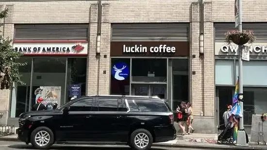 中國連鎖咖啡品牌瑞幸咖啡近日正式進軍美國市場。圖/新品略財經