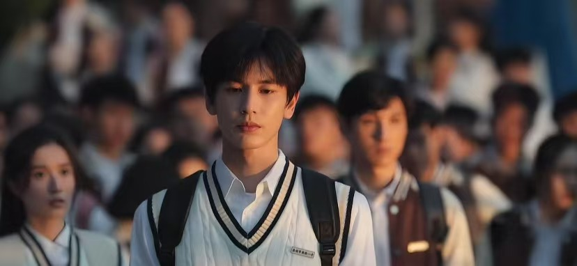 《櫻桃琥珀》最令人心疼的角色是那個一直沉默、默默承受的蔣嶠西。圖/取自《櫻桃琥珀》微博
