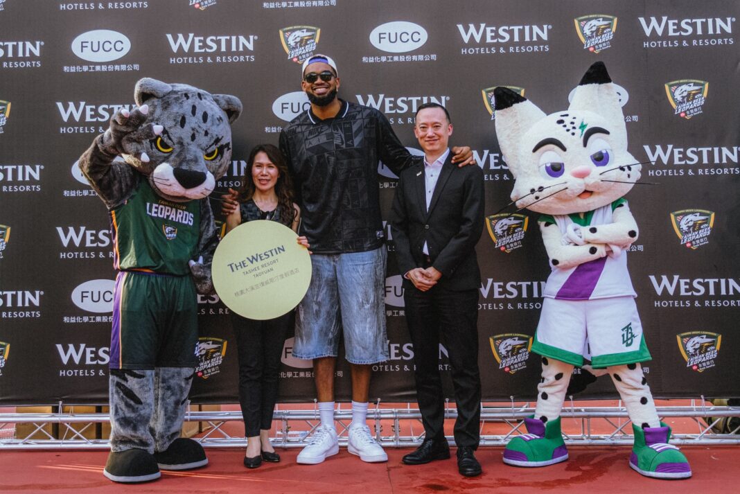 NBA巨星唐斯驚喜現身桃園 「Westin Cup」威斯汀盃3x3熱力落幕。圖/桃園台啤永豐雲豹提供