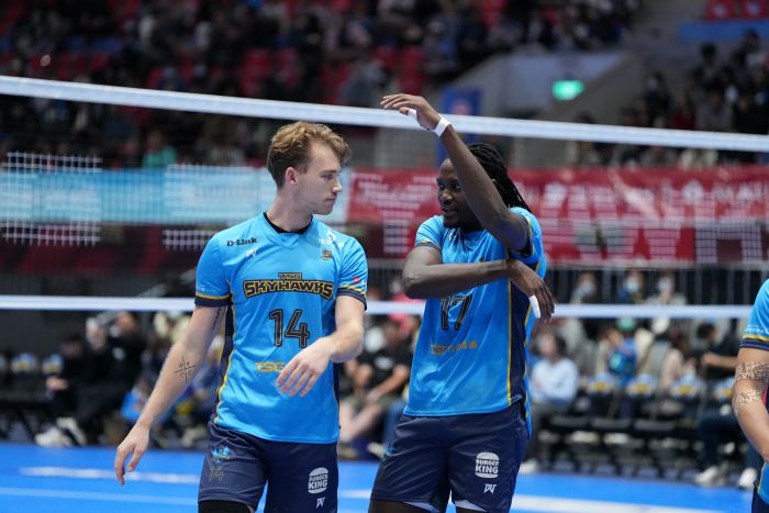 台鋼天鷹主場直落三擊退桃園雲豹飛將豪取四連勝。圖/台鋼天鷹提供