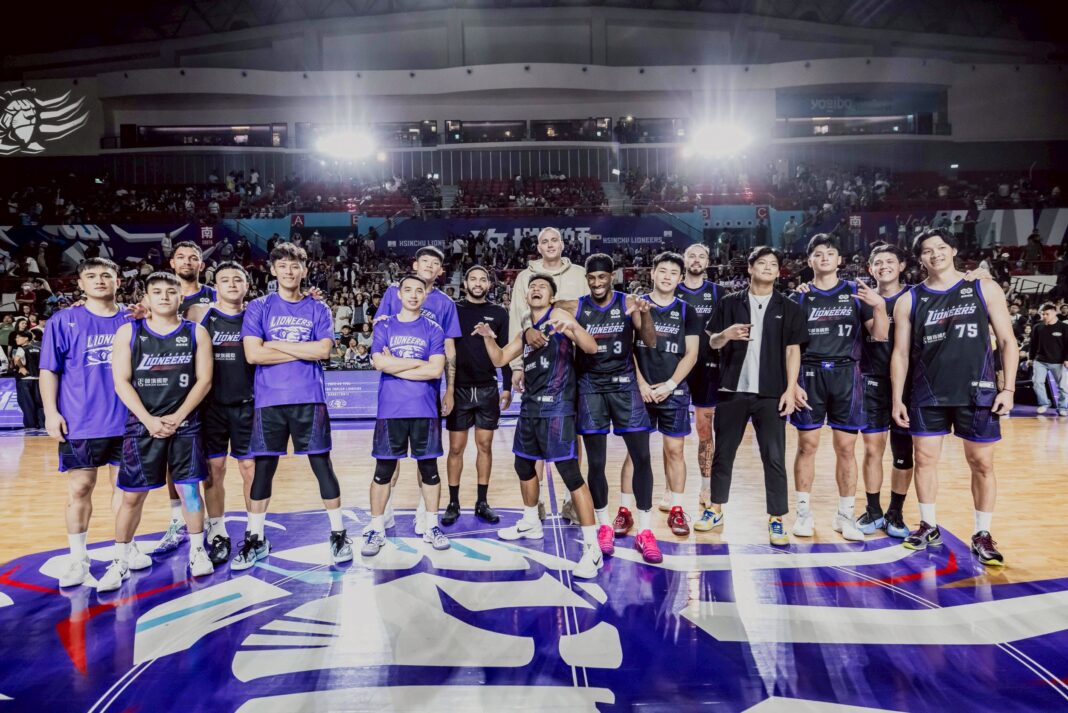 新竹御嵿攻城獅今於新竹縣體育館展開新賽季主場開幕戰，迎戰新北中信特攻，本場比賽共吸引5,532位獅紫軍入場。圖/新竹御嵿攻城獅提供