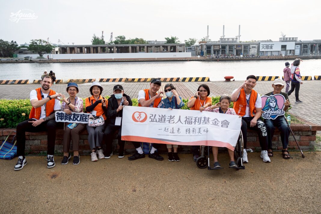 高雄全家海神職業籃球隊寒冬送暖，26日胡瓏貿、邱子軒與艾德出任務，參與弘道老人福利基金會「弱勢長輩關懷服務」圓夢計劃。圖/高雄全家海神職業籃球隊提供