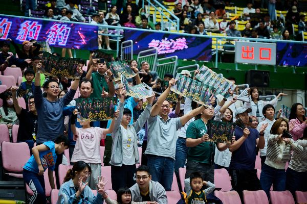 團隊外線找到準星+鞏固禁區 雲豹100比77大勝特攻奪2連勝。圖/台啤永豐雲豹提供