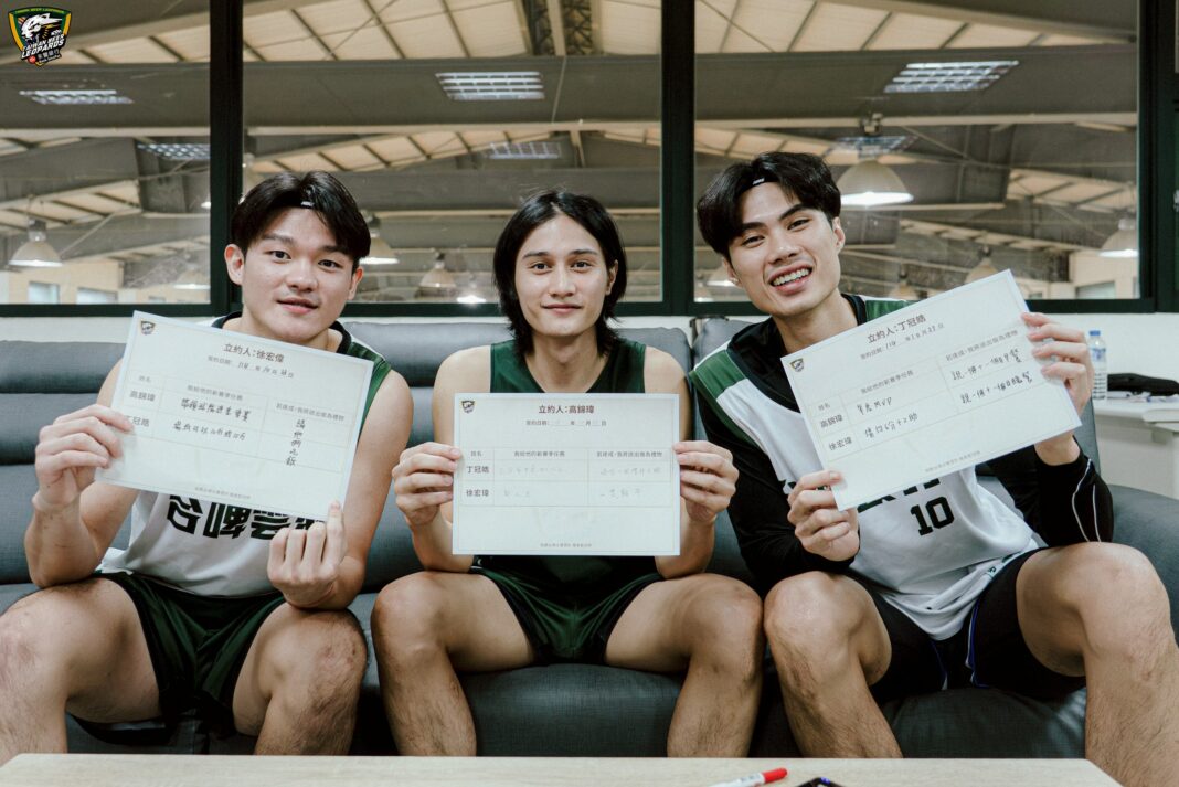 台啤永豐雲豹推出「豹青系列」企劃影片 「健行三劍客」互相砥礪朝季後賽邁進。圖/台啤永豐雲豹提供