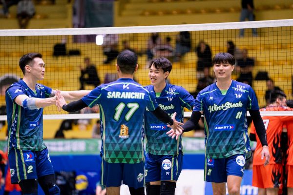 「聖誕前奏曲」主場不敗臺中連莊橫掃伊斯特締造20連勝。圖/臺中連莊職業排球隊提供