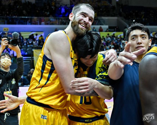 中信特攻主場力退雲豹收下對戰首勝。圖/新北中信特攻提供