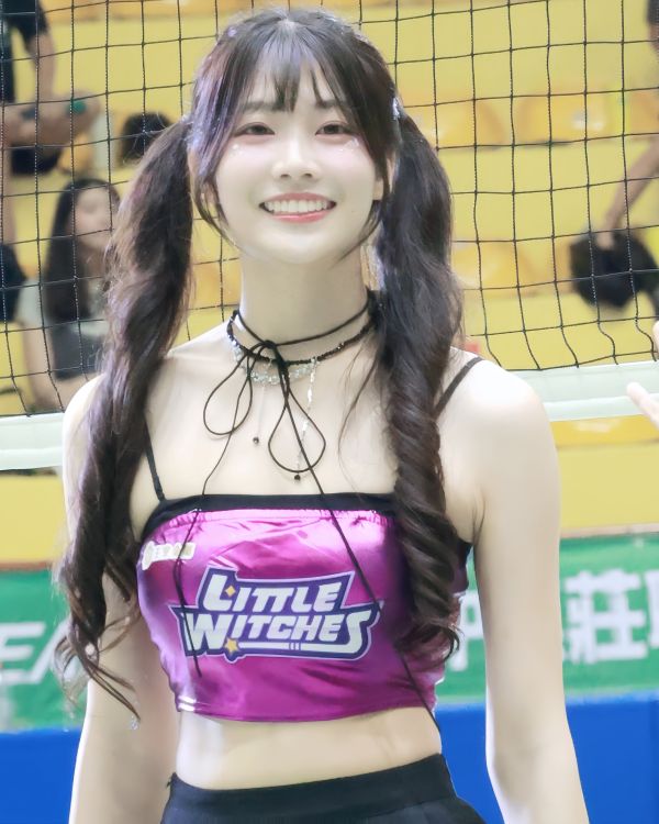 Little Witches 小魔女啦啦隊成員娜比。圖/臺中連莊提供