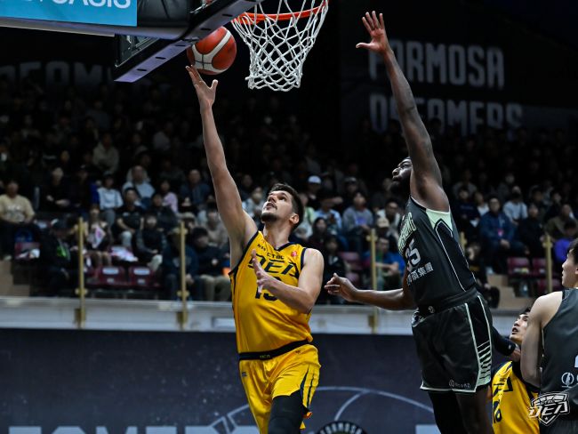 新北中信特攻南下臺中洲際迷你蛋踢館福爾摩沙夢想家終場以118比104擊敗夢想家，寫下球隊本季單場最高得分紀錄。圖/新北中信特攻提供