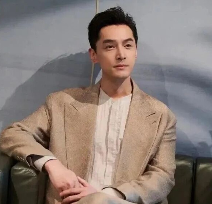 演員胡歌近日透過個人社群平台公開多張居家生活照。圖/取自微信