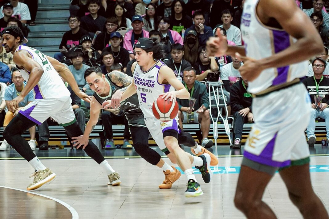 土洋聯手完成17分大逆轉　雲豹98比91擊退夢想家收下本季第13勝。圖/台啤永豐雲豹提供