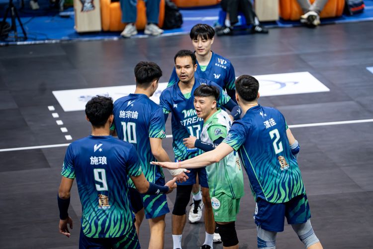 臺中連莊職業排球隊本週展開客場征戰，昨（17）與桃園雲豹飛將激戰五局。圖/臺中連莊職業排球隊提供