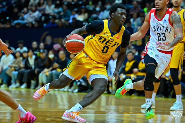 戰神末節火力壓制　特攻主場104比112吞本季對戰首敗。圖/新北中信特攻提供