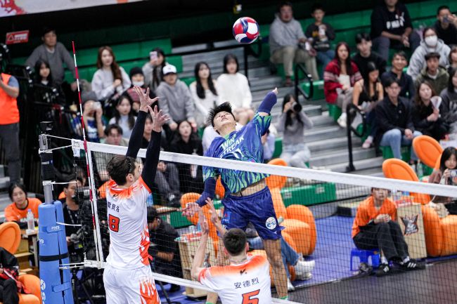 連兩天轉戰南北　連莊對伊斯特奮戰四局吞本季對戰首敗。圖/臺中連莊連莊