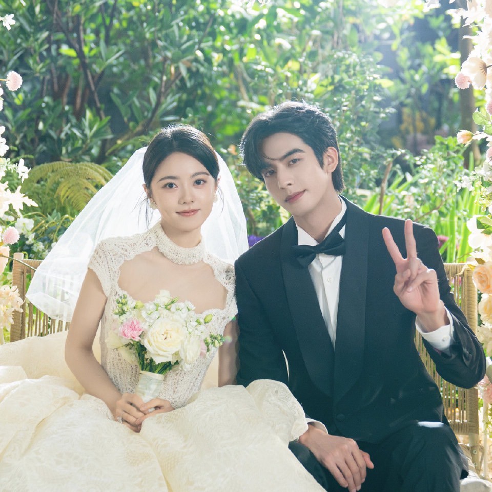 驕陽似我 近日迎來原著大結局，劇中與書中對角色命運的不同處理，再度掀起觀眾熱烈討論。圖/取自驕陽似我新浪WB