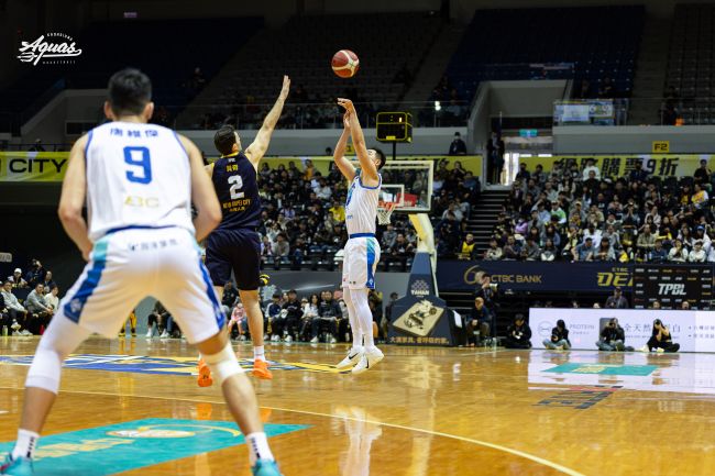 失誤過多 高雄全家海神不敵中信特攻。圖/高雄全家海神職業籃球隊提供