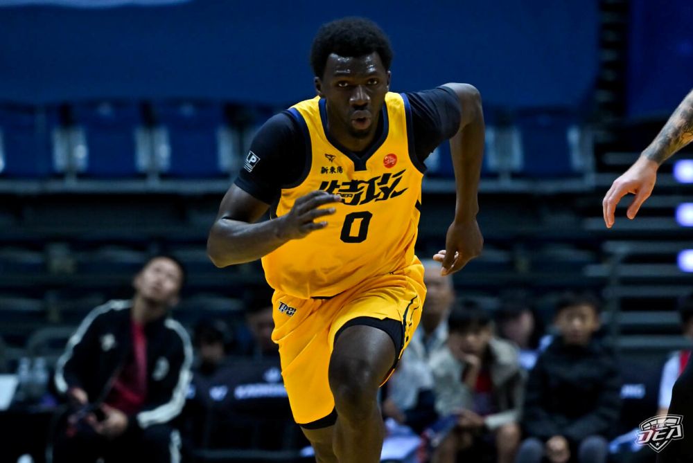 攻守節奏全面掌控 板凳戰力挺身而出 中信特攻踢館高雄巨蛋 收下客場勝戰。圖/新北中信特攻提供