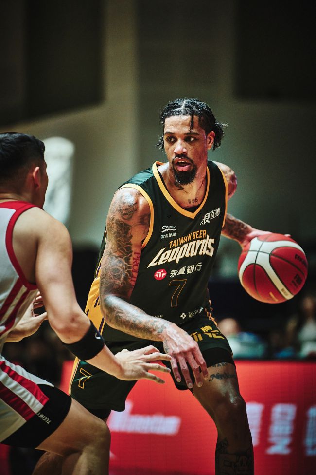 麥卡洛26分15籃板全能表現 雲豹98比87力克戰神奪主場7連勝。圖/桃園台啤永豐雲豹提供