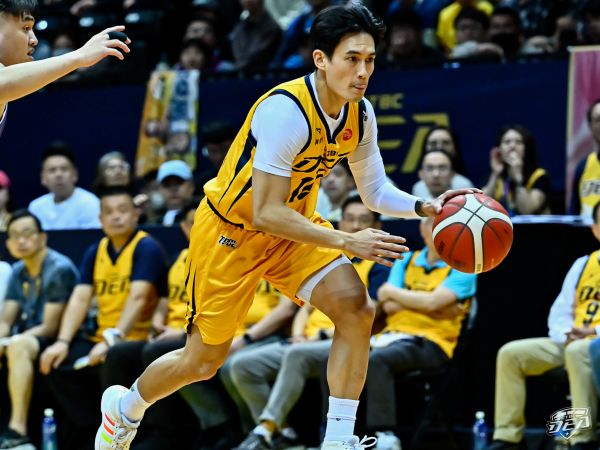 禁區強勢壓制 搭配外線穩定輸出中信特攻攻守俱佳 擊退攻城獅收下二連勝。圖/新北中信特攻提供