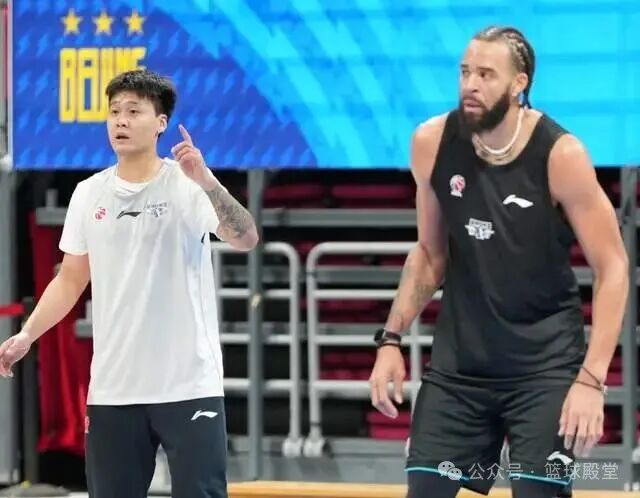 在世界盃資格賽告一段落後，北京隊近日舉行公開訓練。圖/取自微信