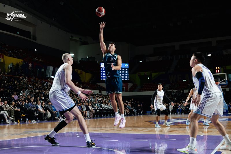 高雄全家海神職業籃球隊14日作客新竹御嵿攻城獅，終場97比113落敗。圖/高雄全家海神職業籃球隊提供