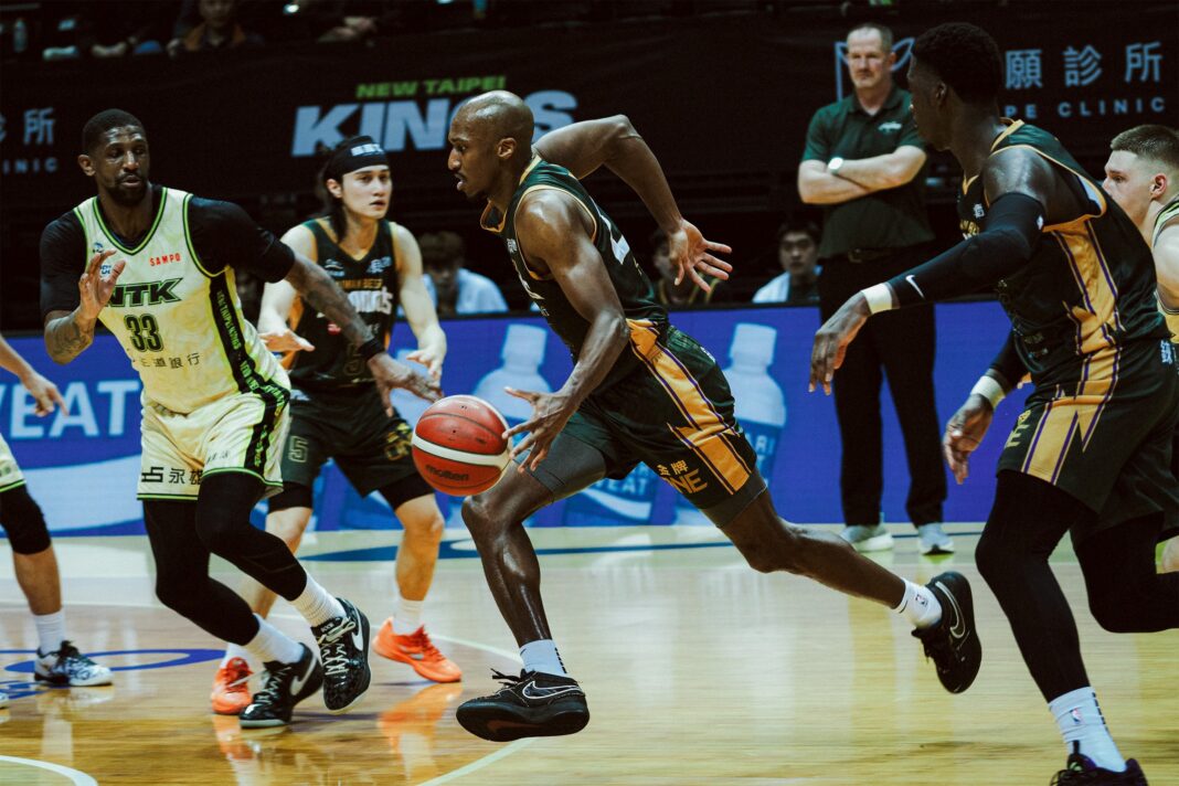 桃園台啤永豐雲豹今(4日)作客新北國王主場，終場雲豹就以116比100擊敗新北國王，取得下半季首勝。圖/桃園台啤永豐雲豹提供