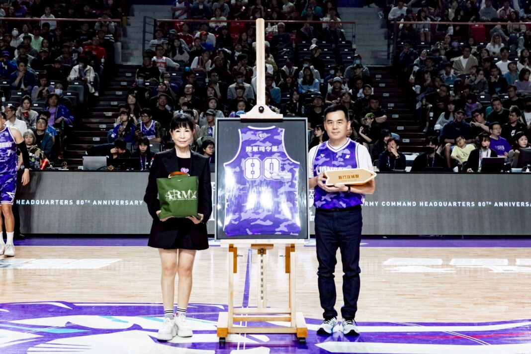 新竹御嵿攻城獅今（29日）於主場迎來「Yes Sir獅紫軍」主題週。圖/新竹御嵿攻城獅提供