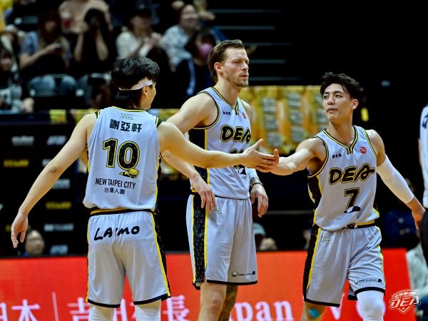 阿巴西領軍開局奠定優勢 謝亞軒決勝節三分連發鎖定勝局團隊18記三分火力全開 特攻主場擊退海神收下二連勝。圖/新北中信特攻提供