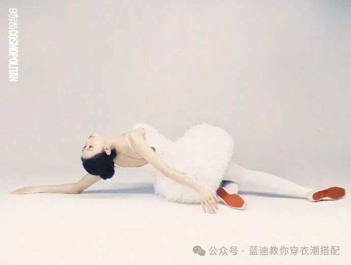 新生代演員劉浩存近日登上《時尚 COSMO》5月刊封面。圖/取自微信