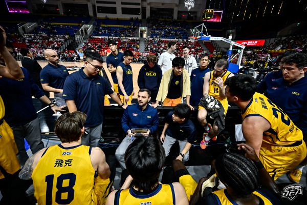 新北中信特攻來到和平籃球館，向臺北台新戰神踢館。最終特攻以111比103擊敗戰神。圖/新北中信特攻提供