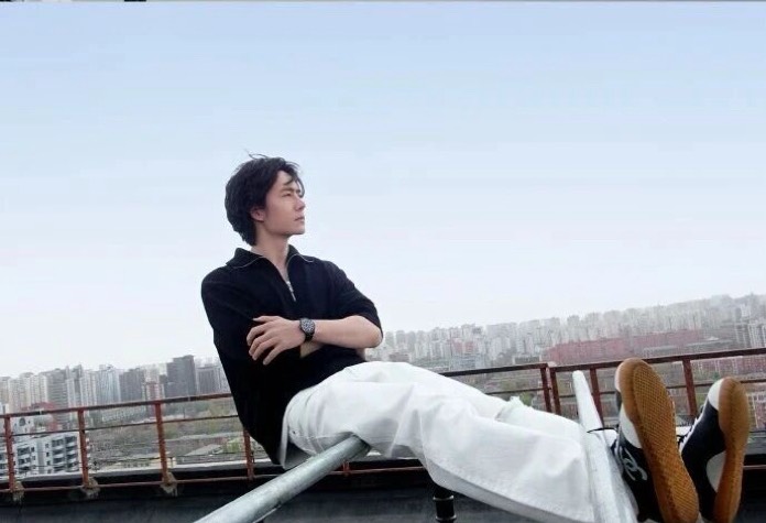 王一博攜CHANEL登《GQ》封面。圖/取自微信　