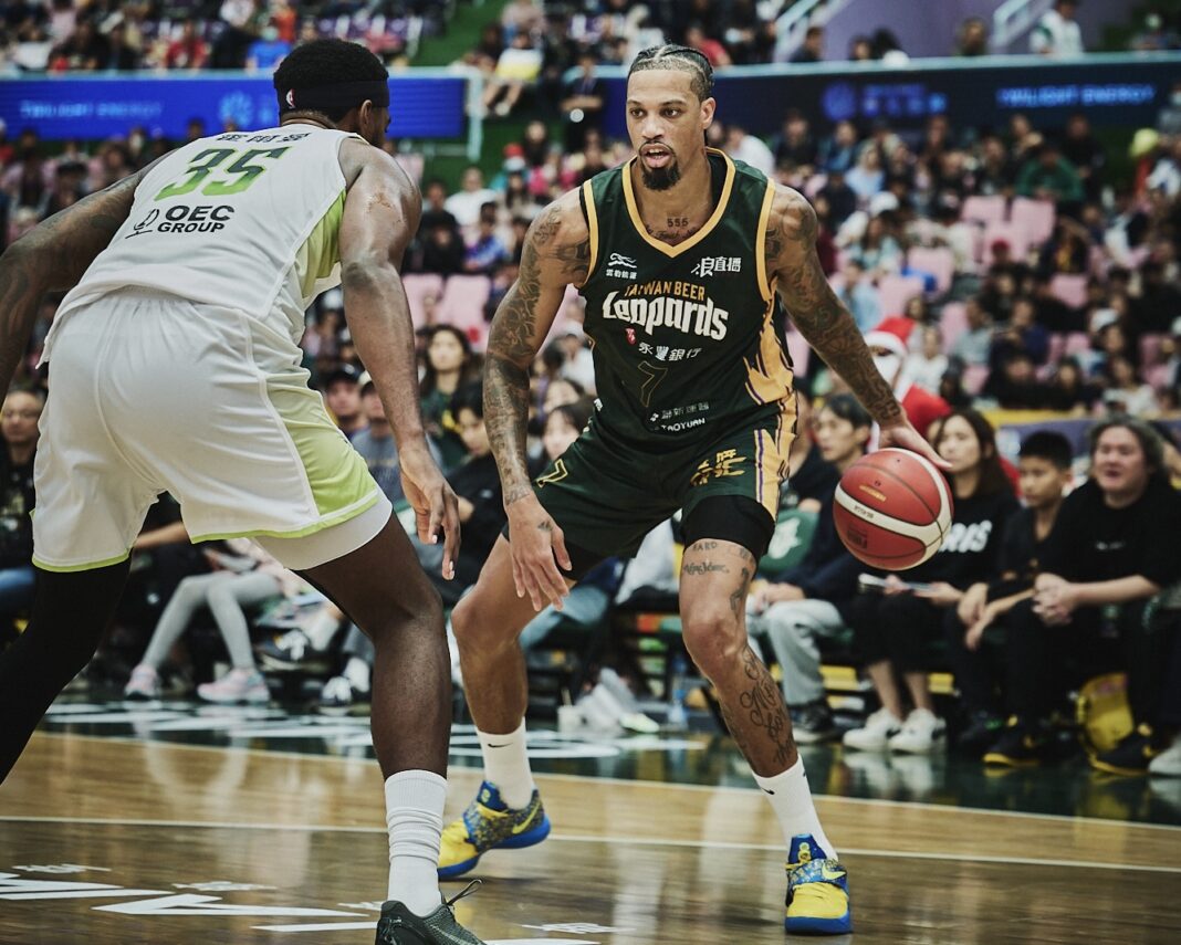 雲豹例行賽主場最終戰拚龍頭 AIFIAN「I Got You」主題日號召豹迷擠爆桃園巨蛋。圖/桃園台啤永豐雲豹提供