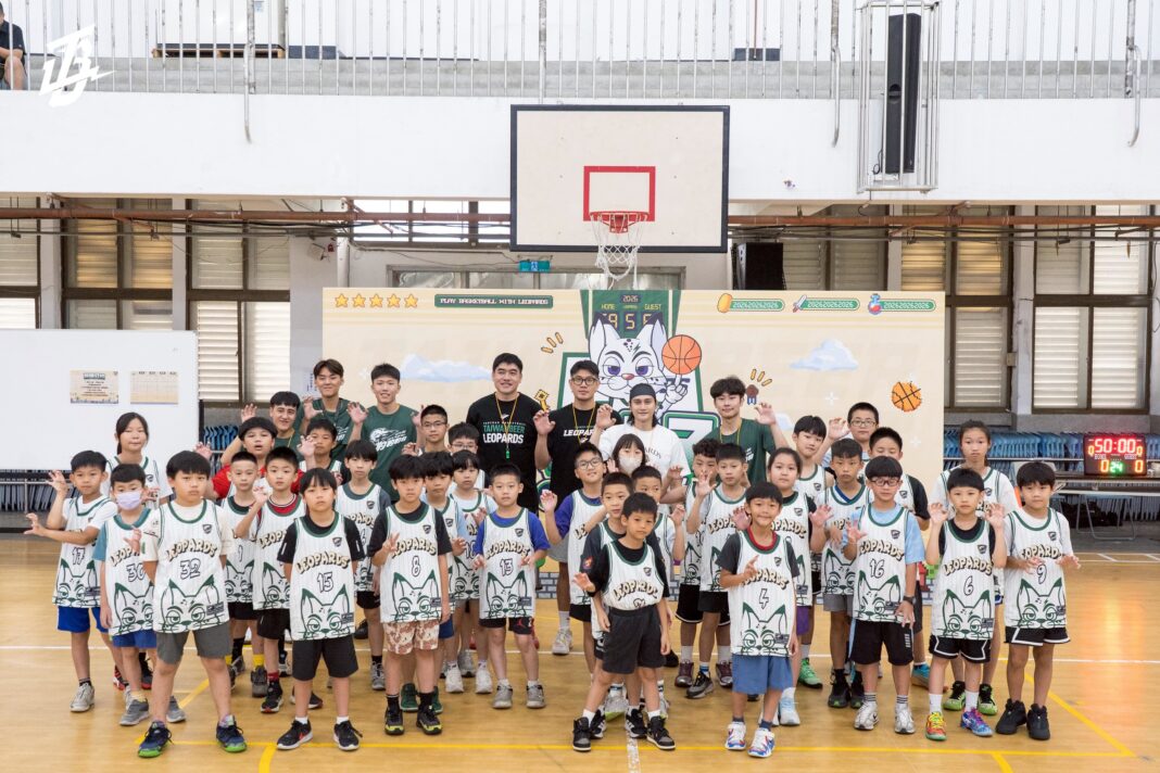 雲豹第五屆豹小子夏令營熱鬧登場　MVP高錦瑋親授球技傳承籃球夢 。圖/桃園台啤永豐雲豹提供