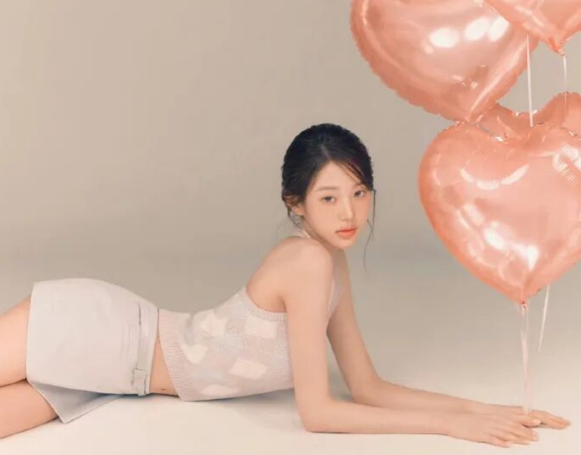 韓國人氣女星、IVE成員張元英近日登上《Harper's BAZAAR Korea》電子刊。圖/取自微信