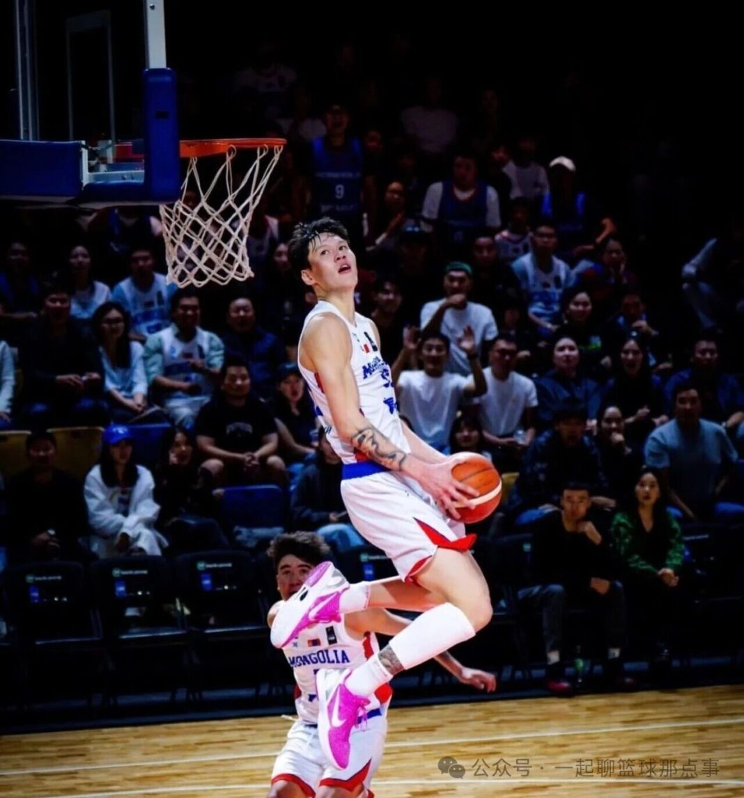 外蒙古首位NBA球員誕生！邁克爾獲魔術Exhibit 10合約　曾轟33分絕殺日本引NBA關注。圖/取自微信